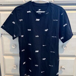 Nike Men's Black and White Logo T-Shirt
